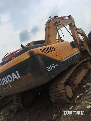 现代R215-9挖掘机