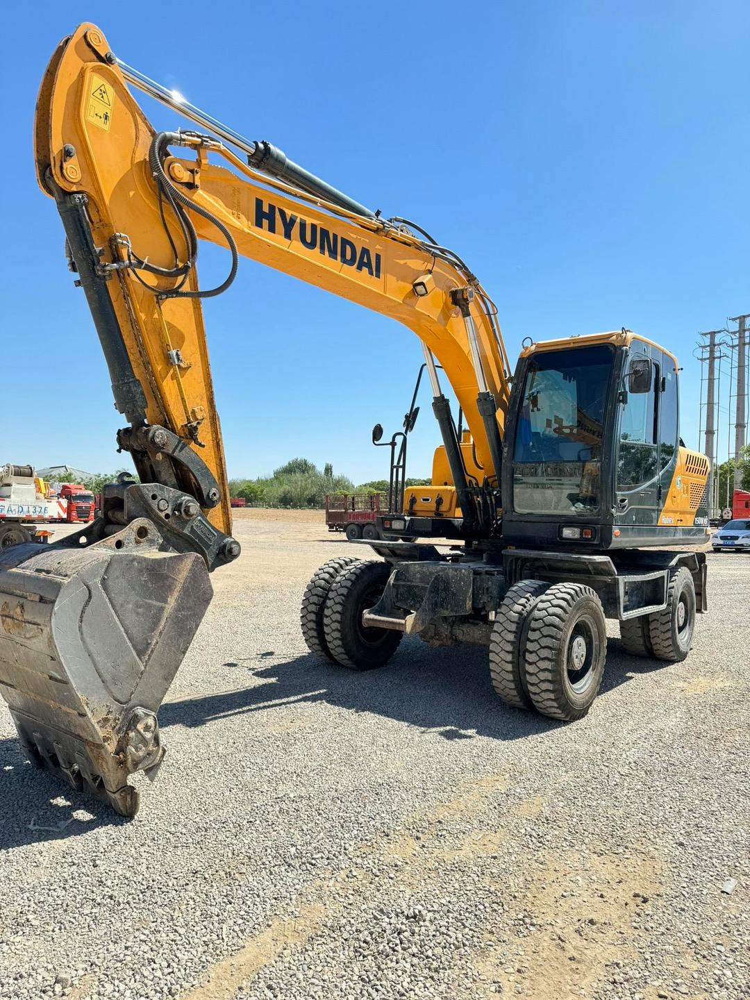 21年极品现代轮式挖掘机150型号 21年极品现代轮式挖掘机150型号