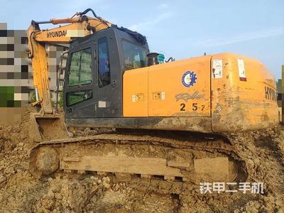 现代R215-7挖掘机