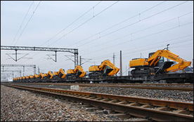 支援灾后重建 50台现代挖掘机专列发成都