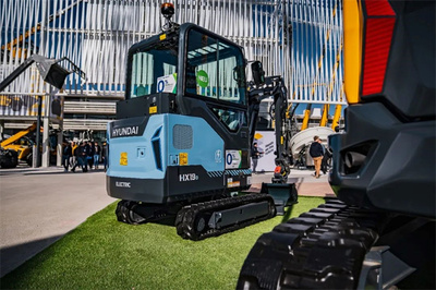 HD现代新产品亮相bauma 2025,崔铁昆社长参加“揭幕展示活动”