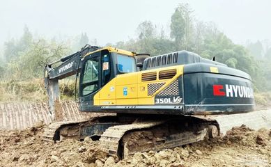一代神车R350LVS挖掘机的崛起之路——现代工程机械用户采访实录